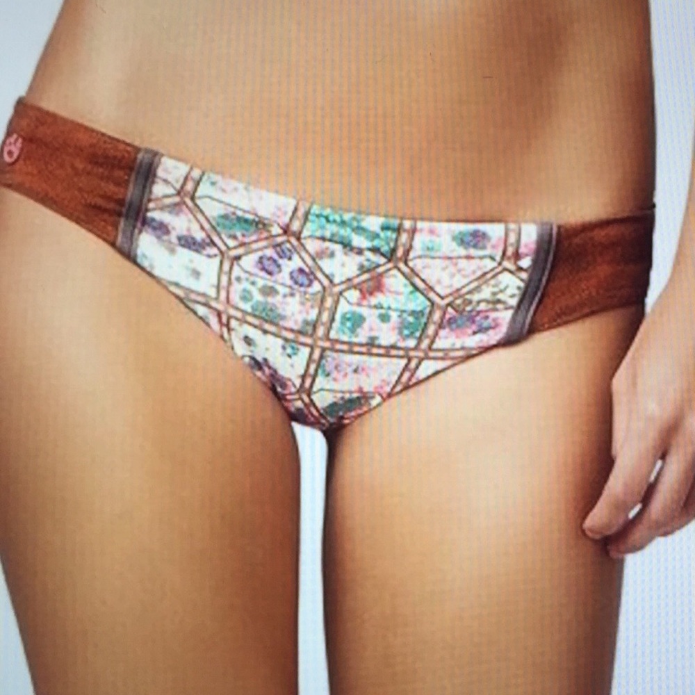 Maaji Reversible Bikini Bottom M NWT - Picture 2 of 8